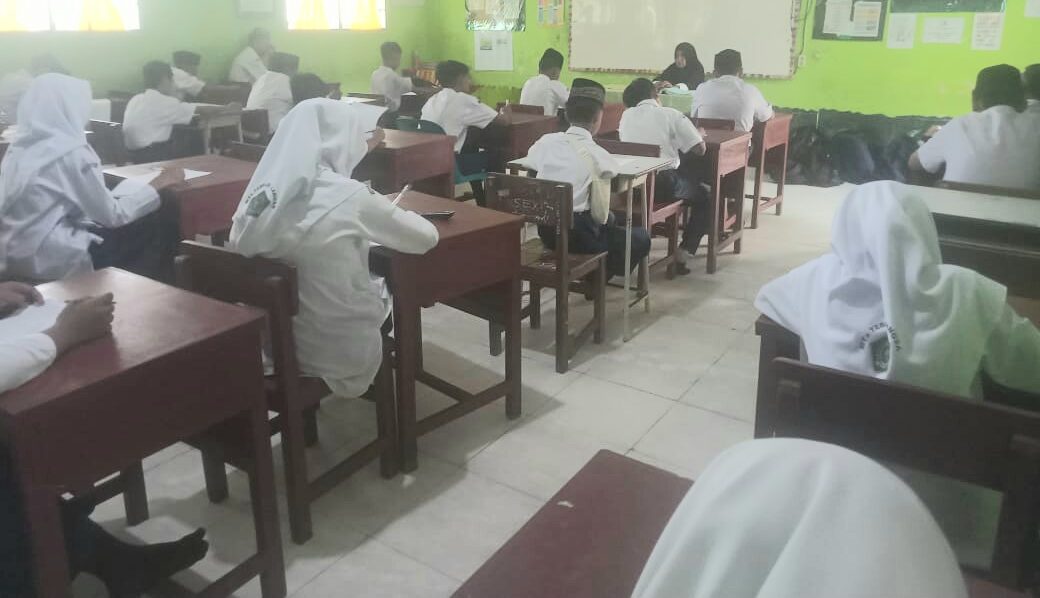 Peserta didik MTs Terpadu Laksanakan Ujian Semester Genap Tahun Pelajaran 2023/2024